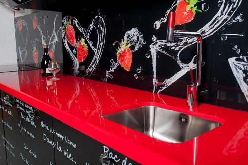 Стеклянные кухни