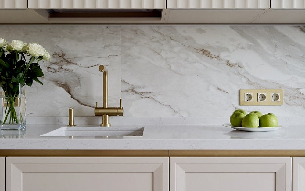 Лёгкая и функциональная кухня в стиле ар-деко