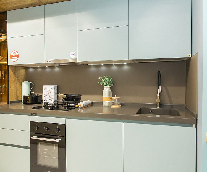 м. Пражская