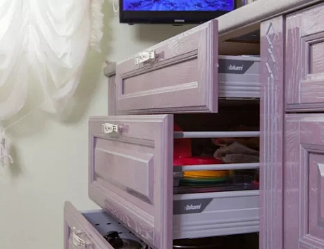 Фиолетовая кухня во Владивостоке