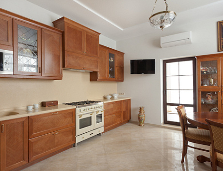 Коричневая кухня в Чите