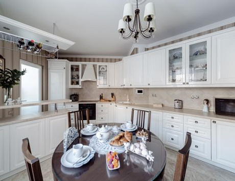 Оформляем кухню в современном стиле. Как выбрать гарнитур?